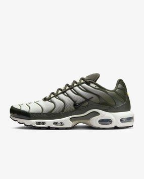 Кросівки чоловічі Nike Air Max Plus Sequoia (DM0032-300), 42.5, WHS, < 10%, 1-2 дні