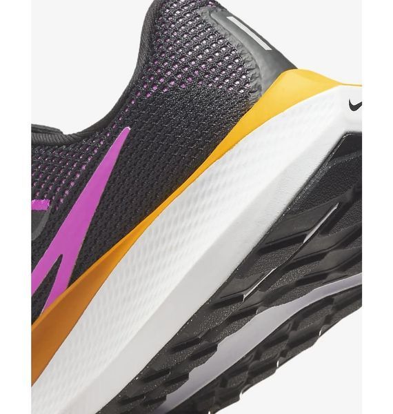 Кроссовки для бега женские Nike Pegasus 40 (DV3854-011), 38.5, WHS, 10% - 20%, 1-2 дня