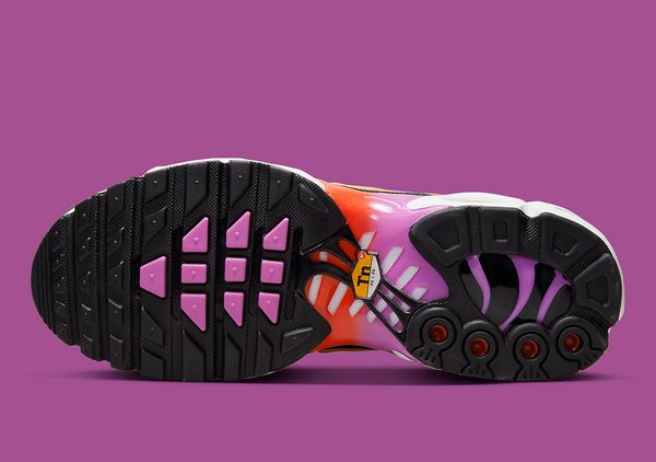 Кроссовки женские Nike Air Max Plus (DZ3671-100), 36, WHS, 30% - 40%, 1-2 дня