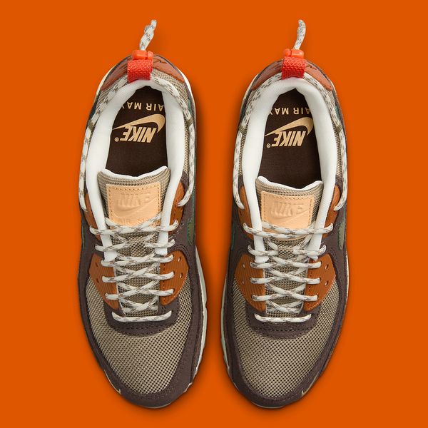 Кросівки жіночі Nike Air Max 90 (FV1176-247), 38, WHS, 10% - 20%, 1-2 дні
