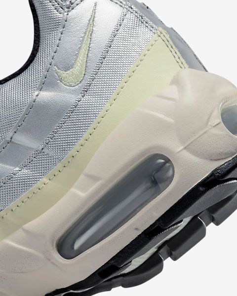 Кросівки жіночі Nike Air Max 95 (FD0798-001), 37.5, WHS, 30% - 40%, 1-2 дні