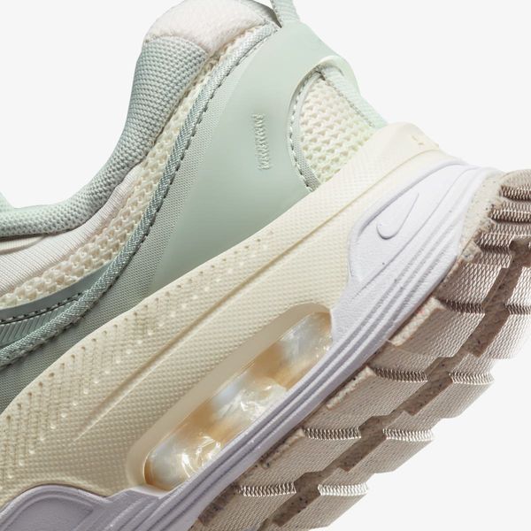 Кросівки жіночі Nike W Air Max Bliss (FB7170-111), 39, WHS, 10% - 20%, 1-2 дні