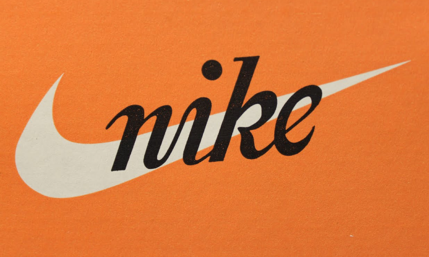 Создание найка. Свуш найк 1971. Nike logo 1971. Первые логотипы найк 1971. Nike Swoosh logo.